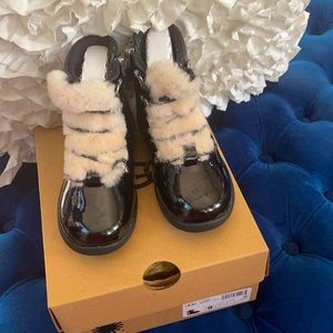 Toddler Girls Patent leather boots w/ fur lining